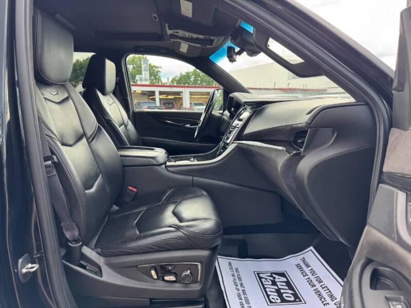 2017 Cadillac Escalade ESV Platinum