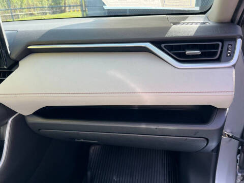 2022 Toyota RAV4 Hybrid XLE Premium