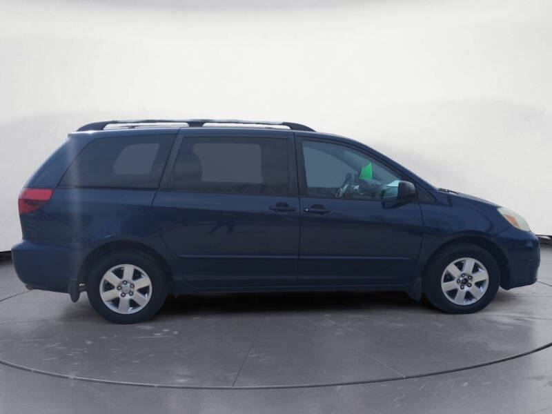 2005 Toyota Sienna LE 7 Passenger
