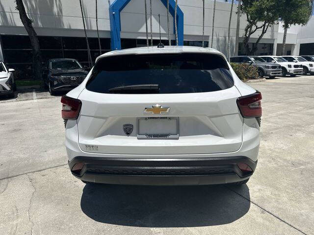 2025 Chevrolet Trax LS