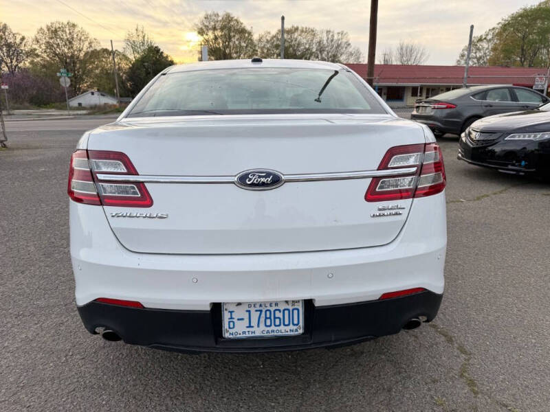 2013 Ford Taurus SEL