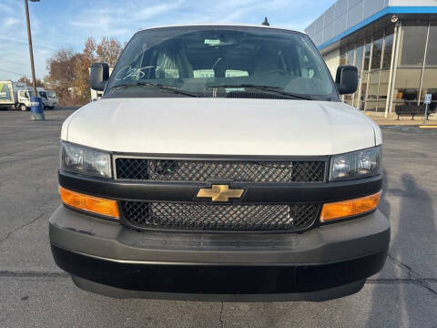 2025 Chevrolet Express 2500