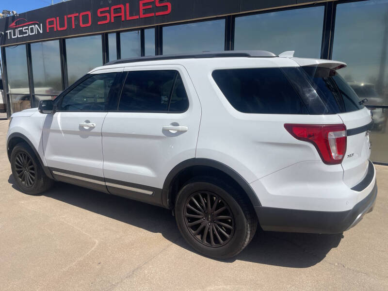 Image 5 of 2016 Ford Explorer XLT