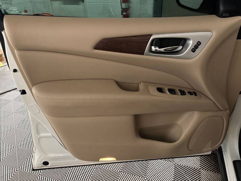 2018 Nissan Pathfinder Platinum