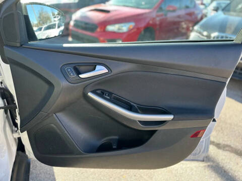 2017 Ford Focus Titanium