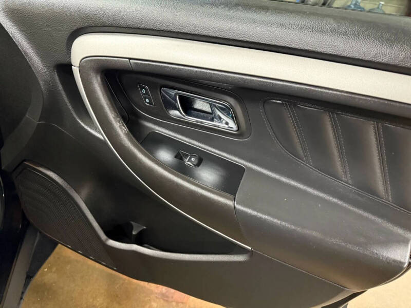 2016 Ford Taurus SEL