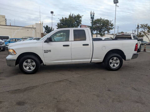 2024 RAM 1500 Classic SLT