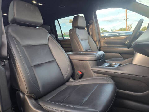 2024 Chevrolet Suburban LT