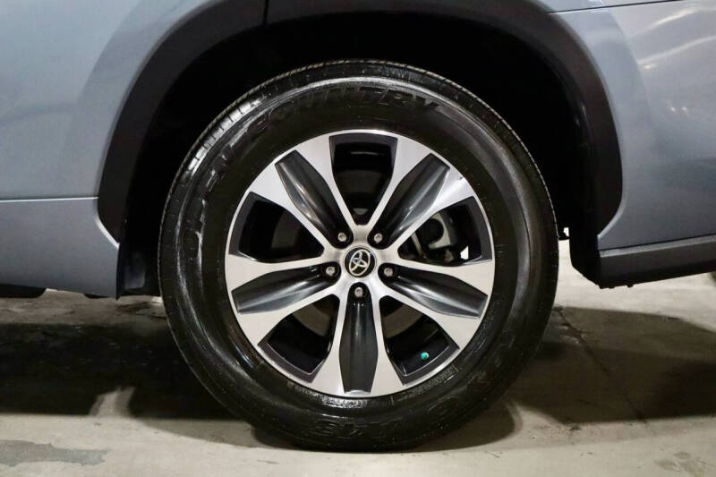 2022 Toyota Highlander Hybrid XLE