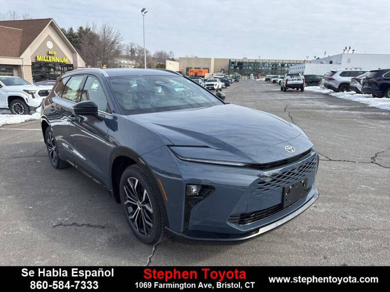 2025 Toyota Crown Signia XLE