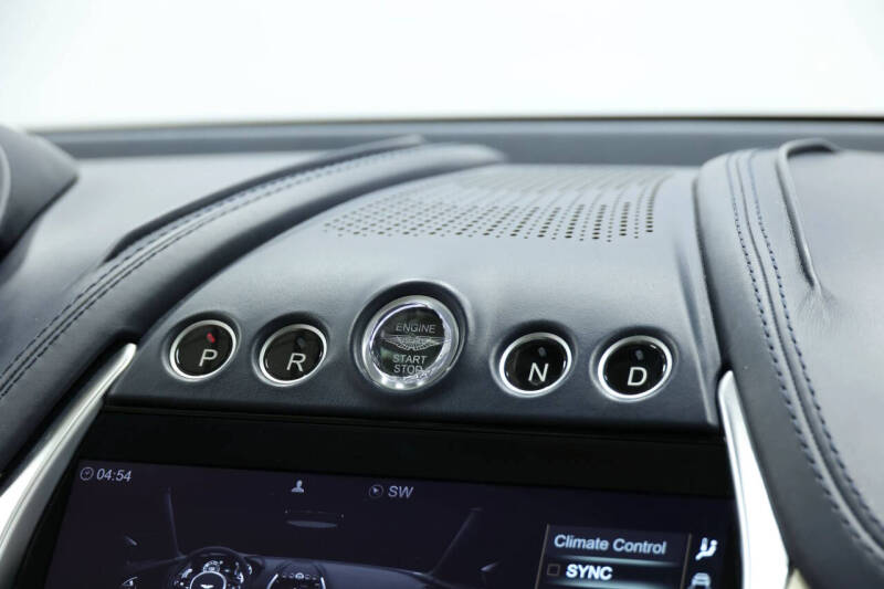 2021 Aston Martin DBX