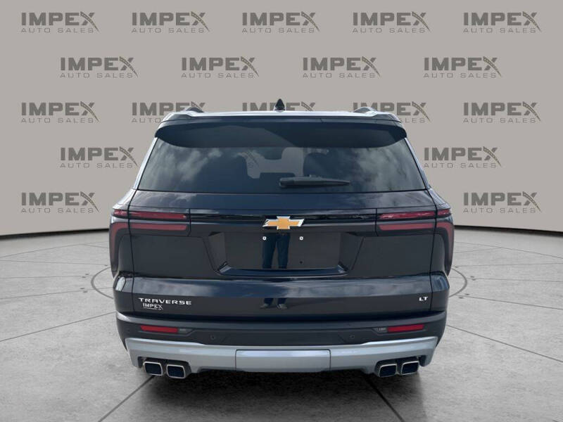 2024 Chevrolet Traverse LT