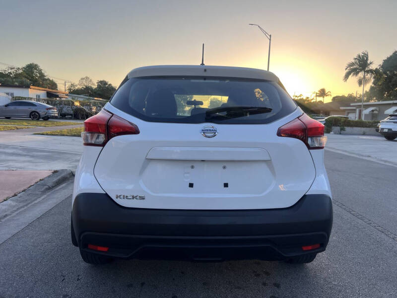 2018 Nissan Kicks S