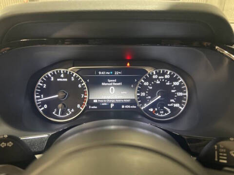 2025 Nissan Pathfinder SV