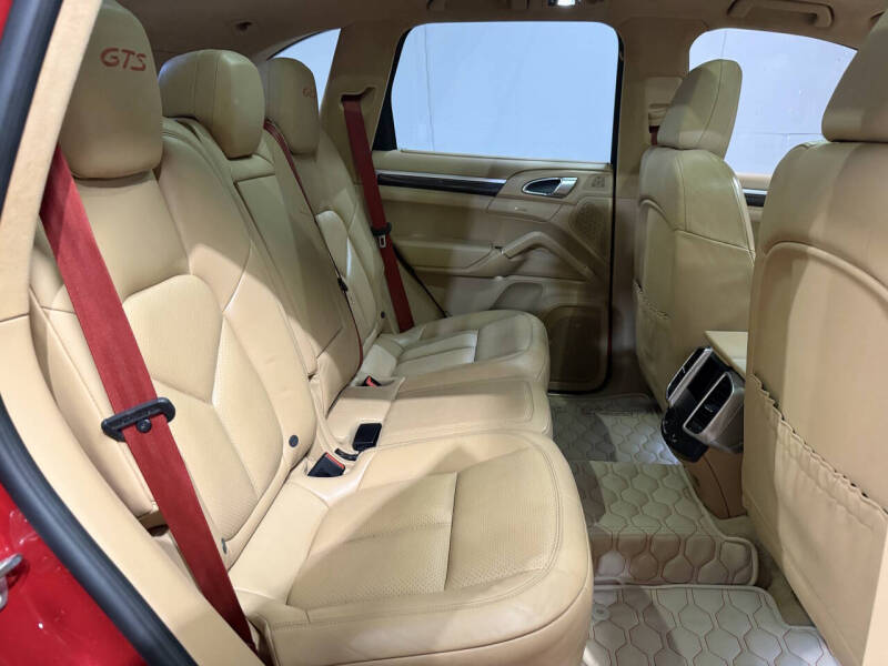 2017 Porsche Cayenne GTS