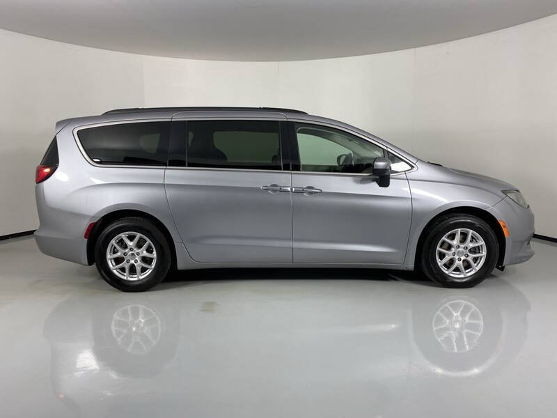 2020 Chrysler Voyager LXi