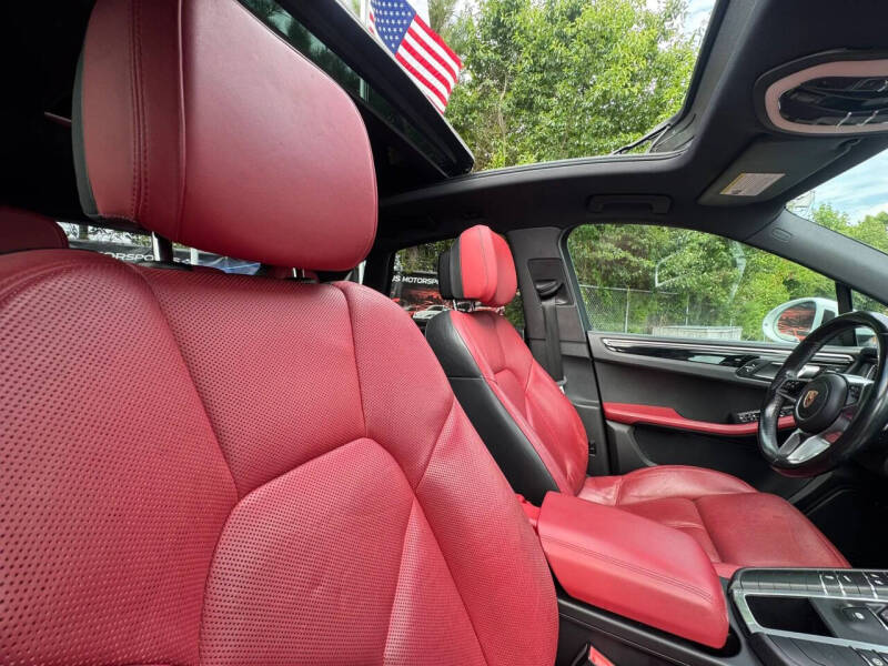 2017 Porsche Macan