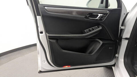 2016 Porsche Macan Turbo