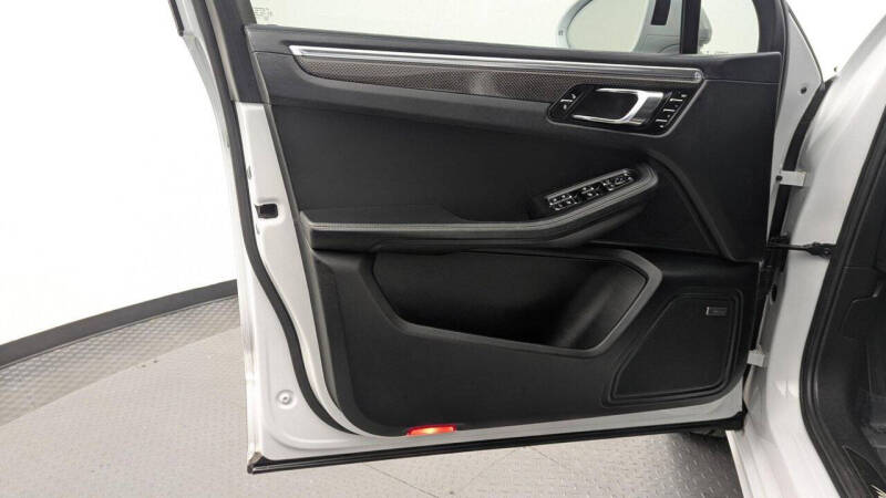 2016 Porsche Macan Turbo