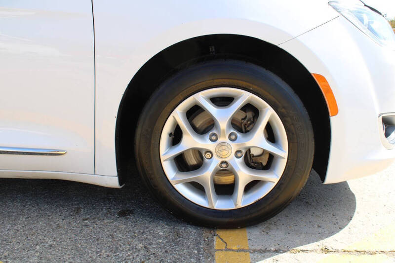 2018 Chrysler Pacifica Touring L Plus