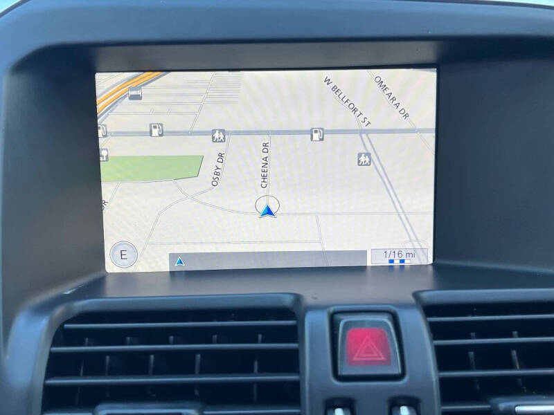 2011 Volvo XC60 T6 R-Design