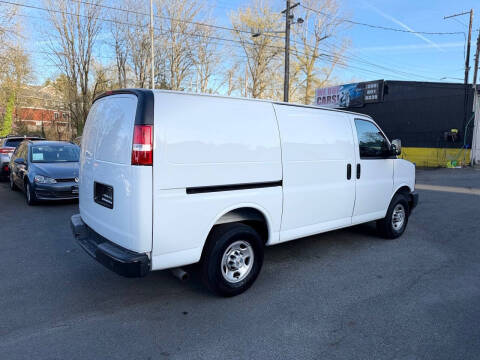 2025 Chevrolet Express 2500