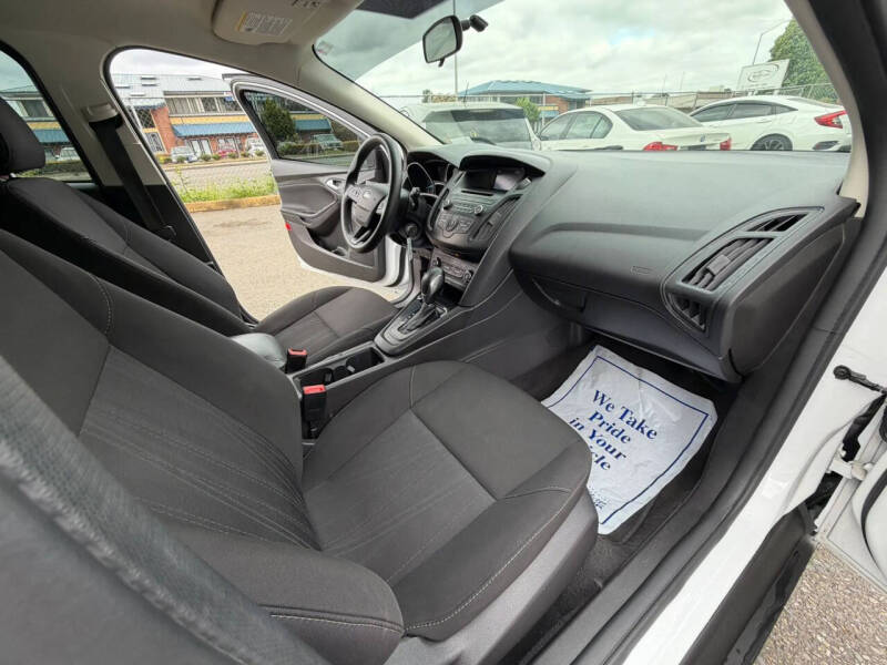2017 Ford Focus SE