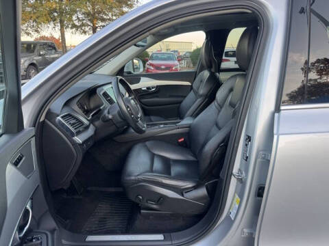 2018 Volvo XC90 T5 Momentum 5-Passenger