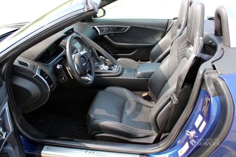 2021 Jaguar F-TYPE R