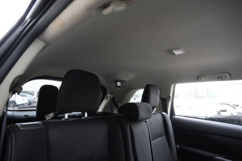 2016 Mitsubishi Outlander SE