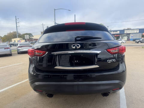 2017 Infiniti QX70