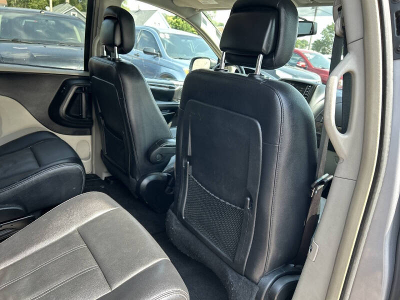 2014 Chrysler Town and Country Touring