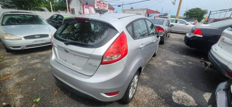 2011 Ford Fiesta SE