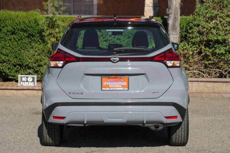 2023 Nissan Kicks SR