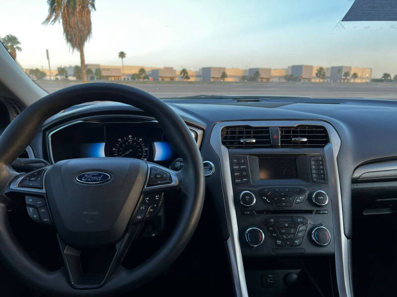 2017 Ford Fusion Hybrid SE