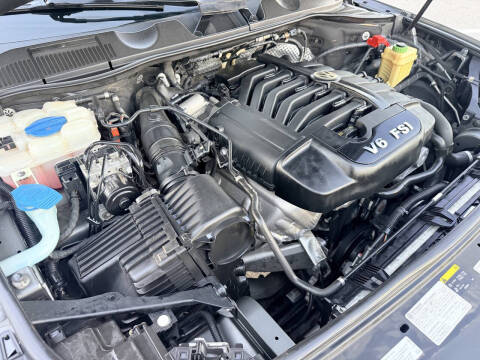 2014 Volkswagen Touareg V6 Sport