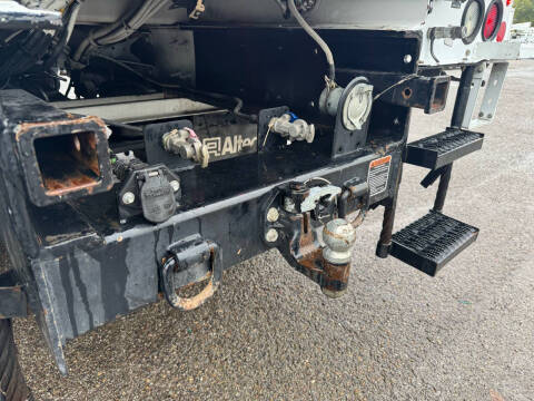 2018 Freightliner M2 106