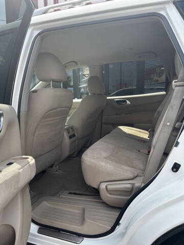 2013 Nissan Pathfinder SV