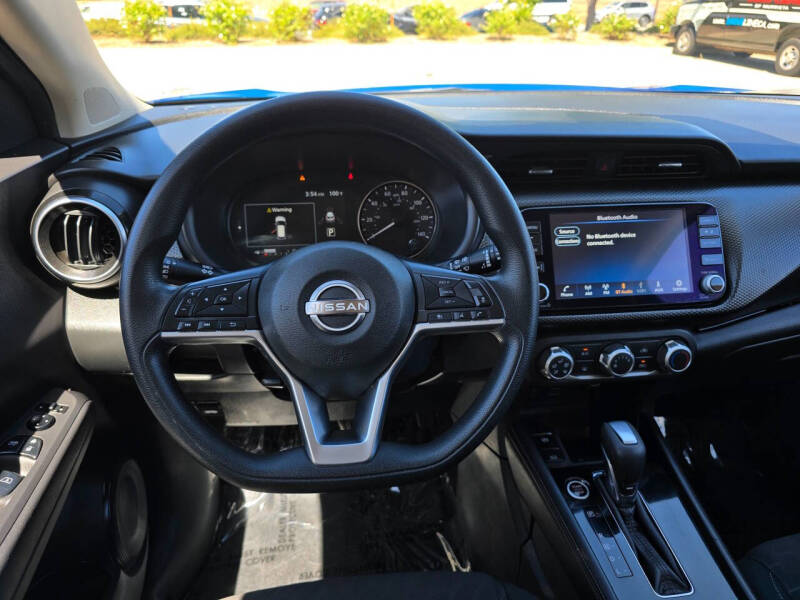 2023 Nissan Kicks SV