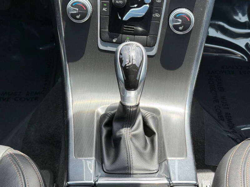 2016 Volvo XC60 T6 Drive-E