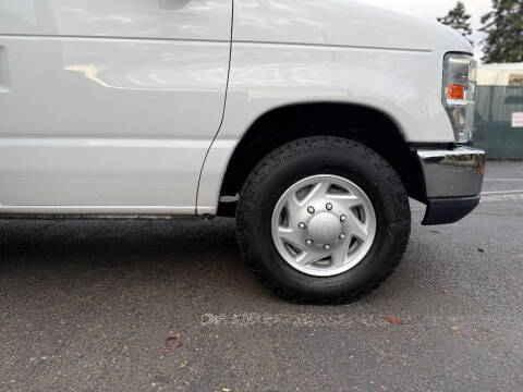 2011 Ford E-Series E-350 SD XLT