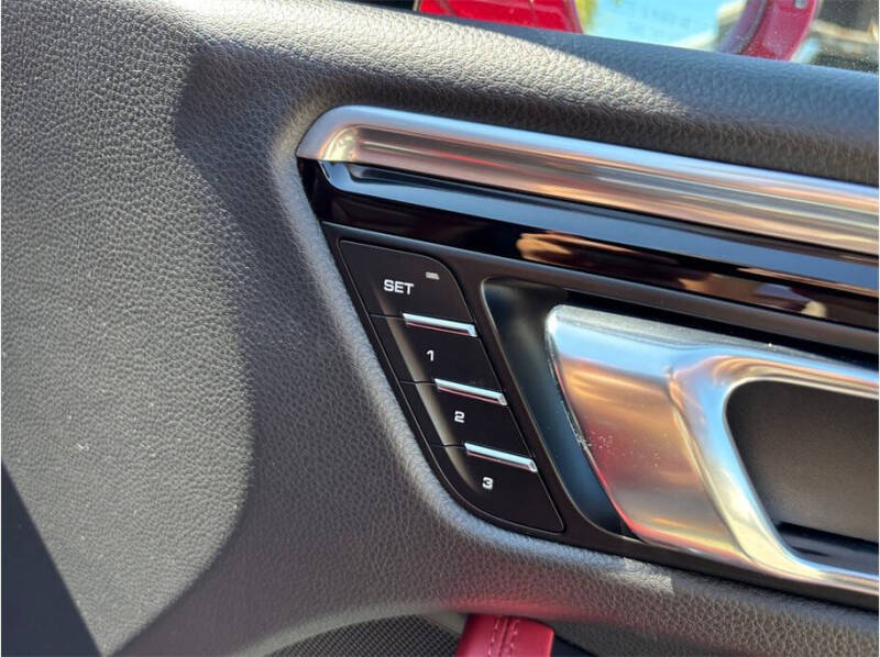 2023 Porsche Macan S