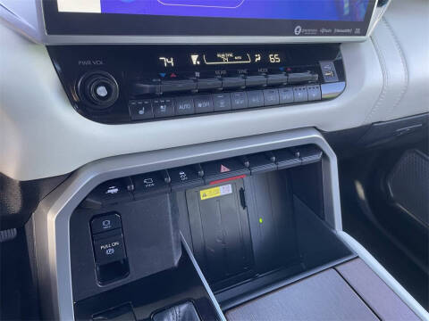 2023 Toyota Sequoia Capstone