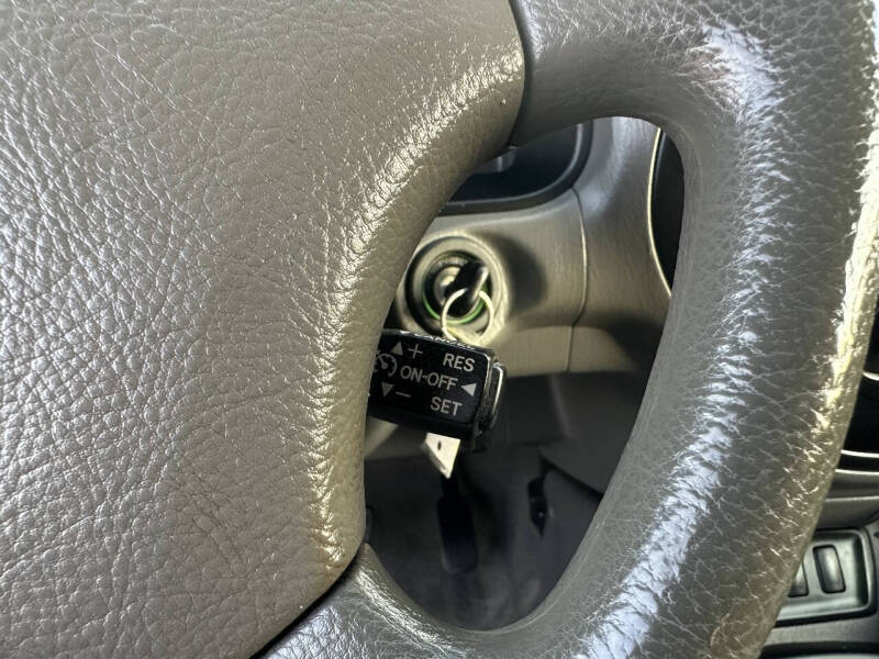 2005 Toyota Sequoia SR5