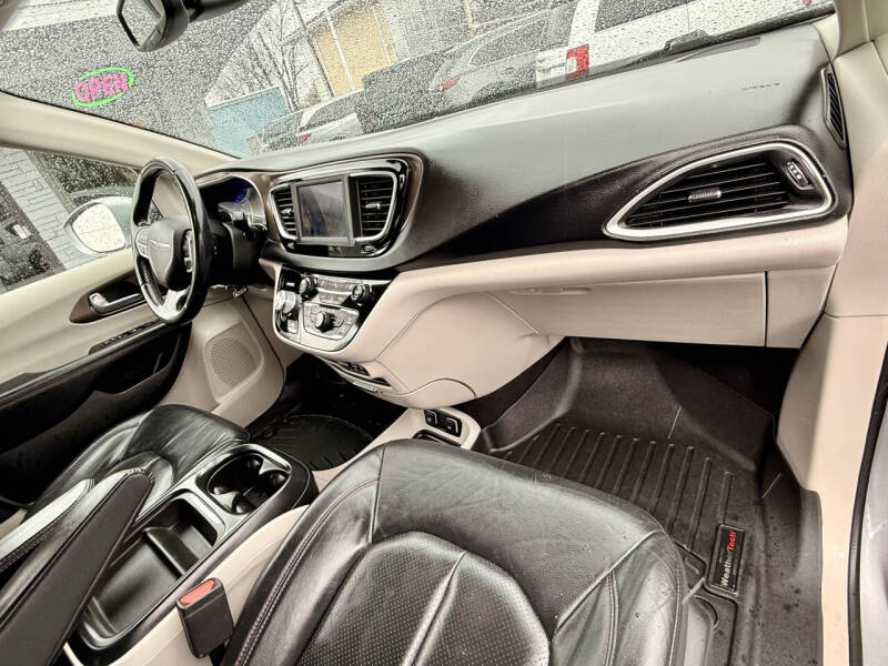 2019 Chrysler Pacifica Touring L