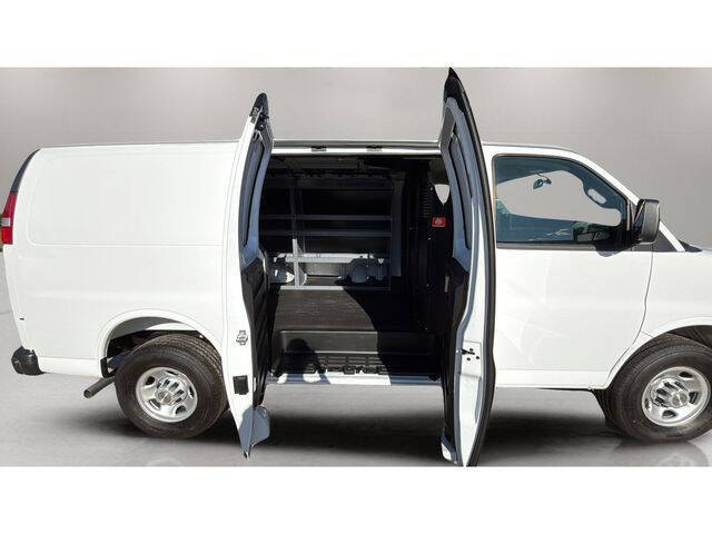 2025 Chevrolet Express 2500