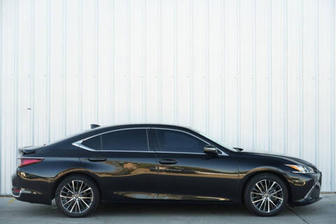 2023 Lexus ES 300h