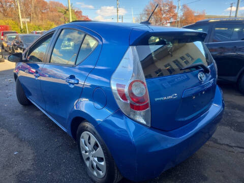 2014 Toyota Prius c Three