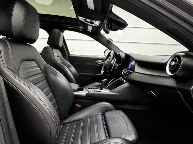 2023 Alfa Romeo Giulia Veloce