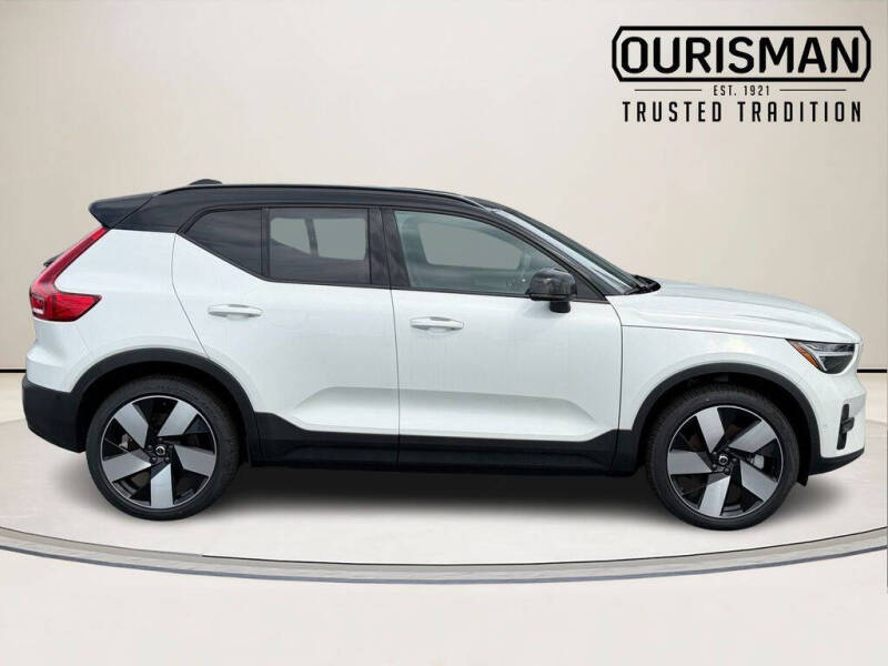 2026 Volvo EX40 Plus